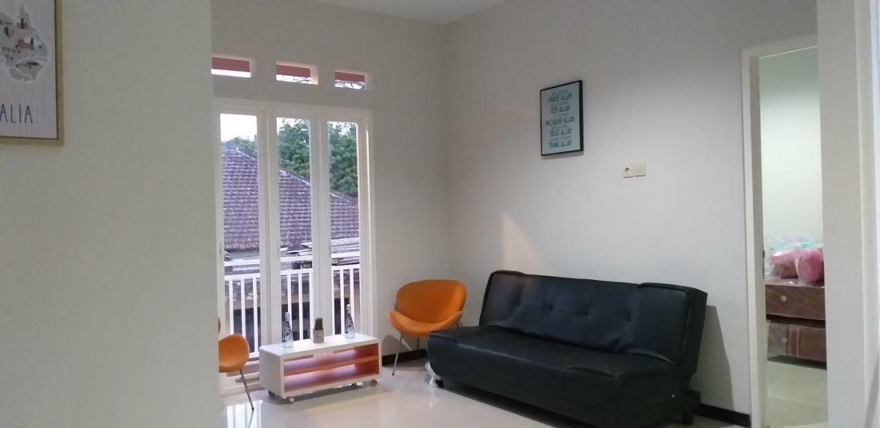Oemah Arma Rinjani 2 Villa Бату Екстериор снимка